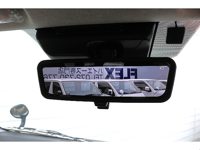 デジタルインナーミラーで夜間も安心◎