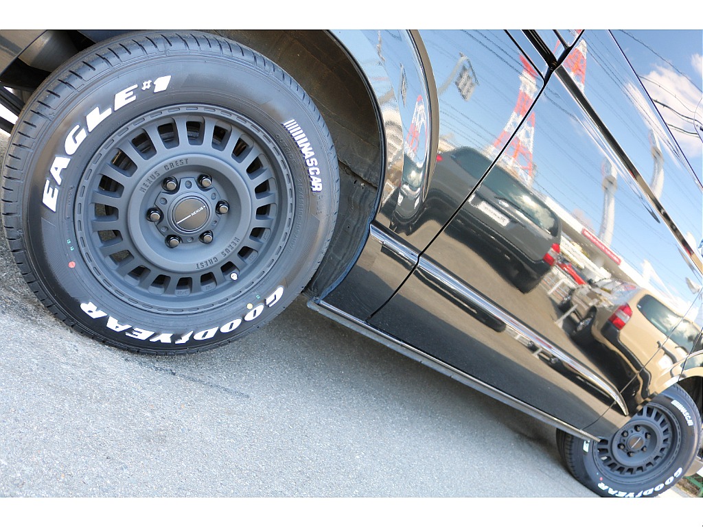 ナスカーホワイトレタータイヤ