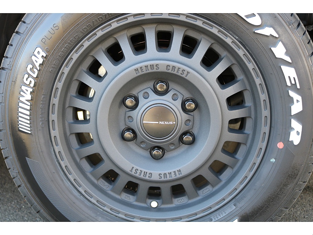 足元にはNEXUS CREST NC-1をチョイス♪