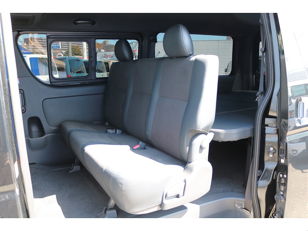 ダークプライムⅡ シートはハーフレザー仕様