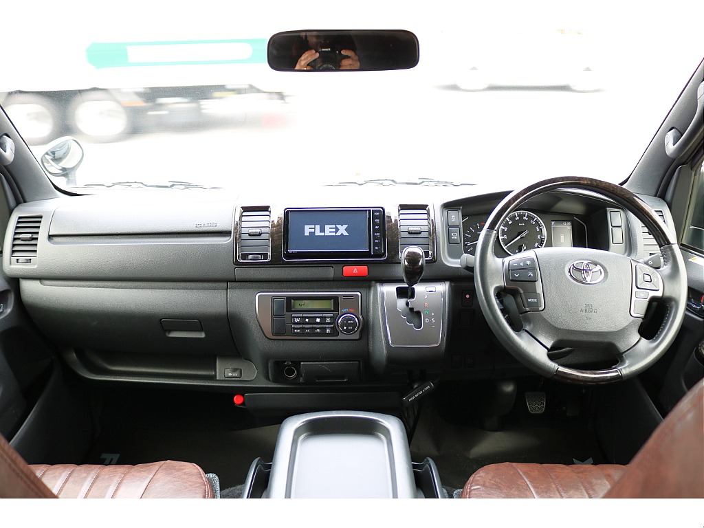 【ReClassic】R5年式ハイエースバンスーパーGLダークプライムⅡディーゼル２WD！テーブル付ベット装備！