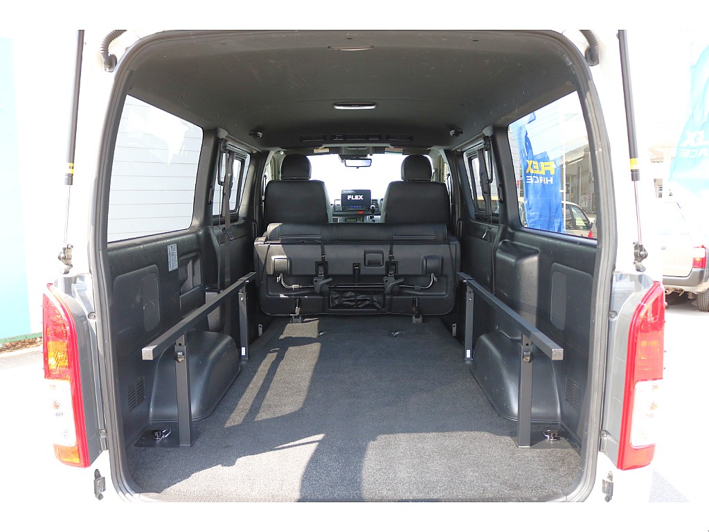 広々ラゲッジスペース♪アウトドアやお仕事にも◎