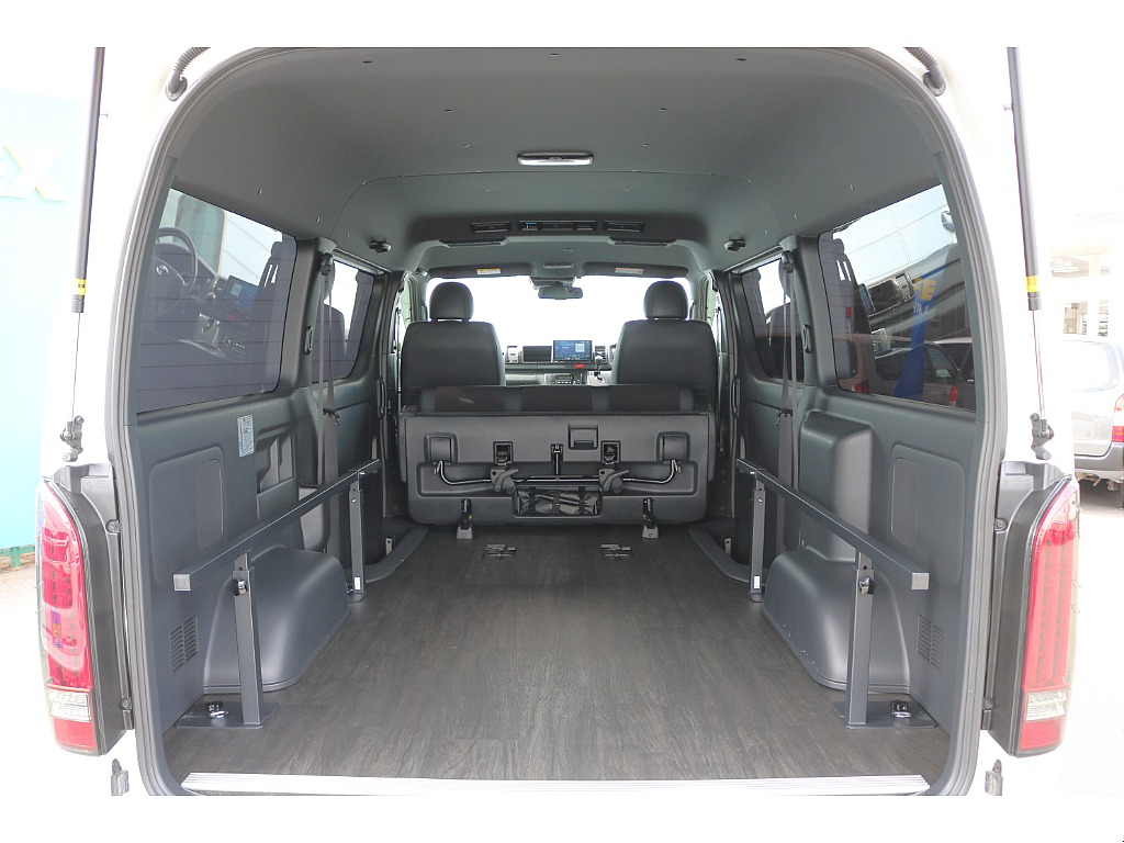 広々ラゲッジスペース♪アウトドアやお仕事にも◎