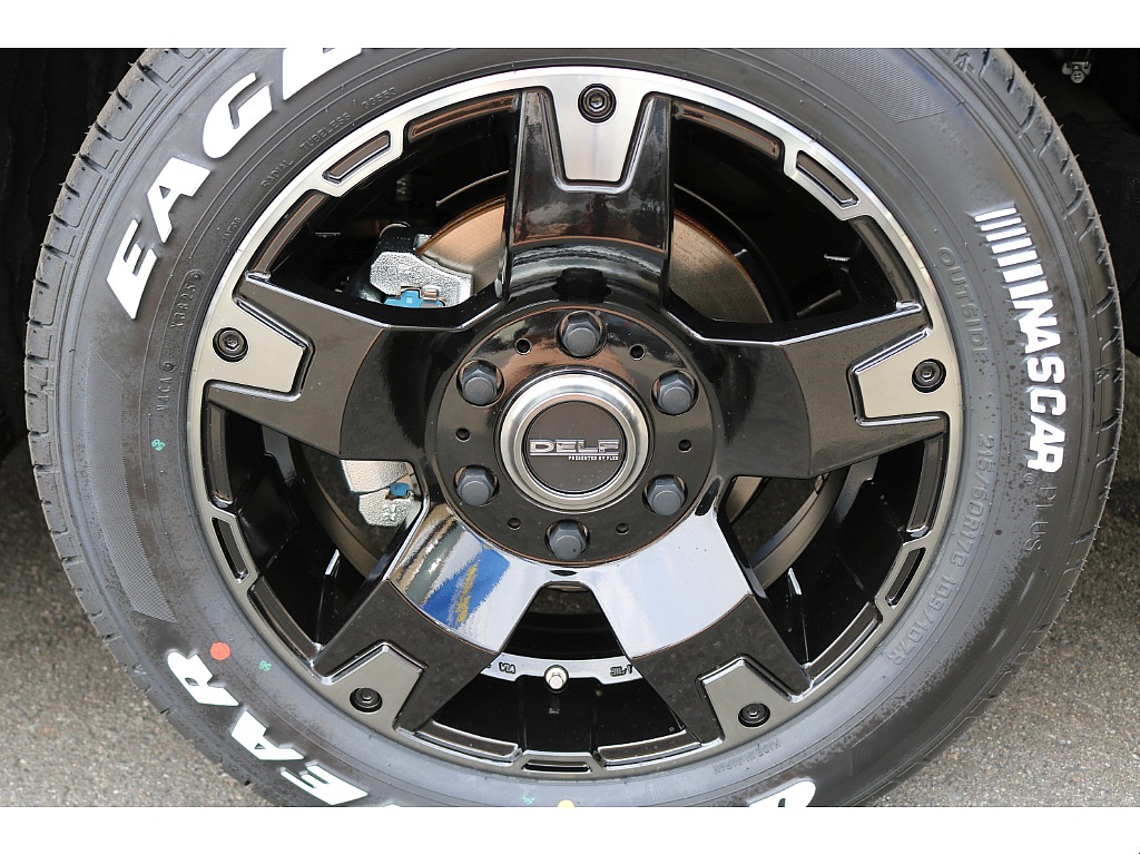 足元にはDelf03　17インチをチョイス♪