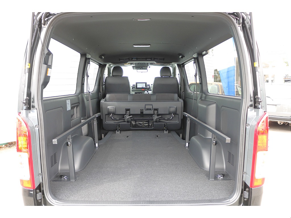 広々ラゲッジスペース♪アウトドアやお仕事にも◎