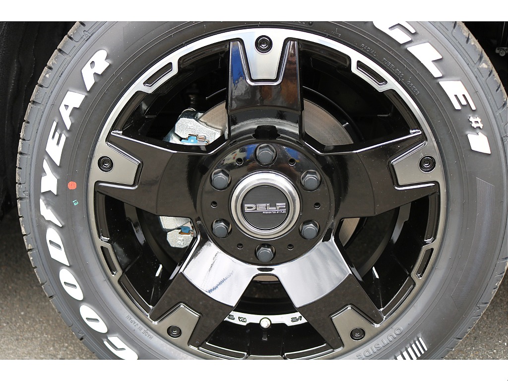 足元にはDelf03　17インチをチョイス♪