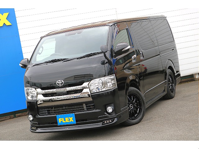 【厳選仕入/ディーゼル2WD】社外エアロ装着でバランス良く仕上がったお車が入庫♪天スピも搭載済み！