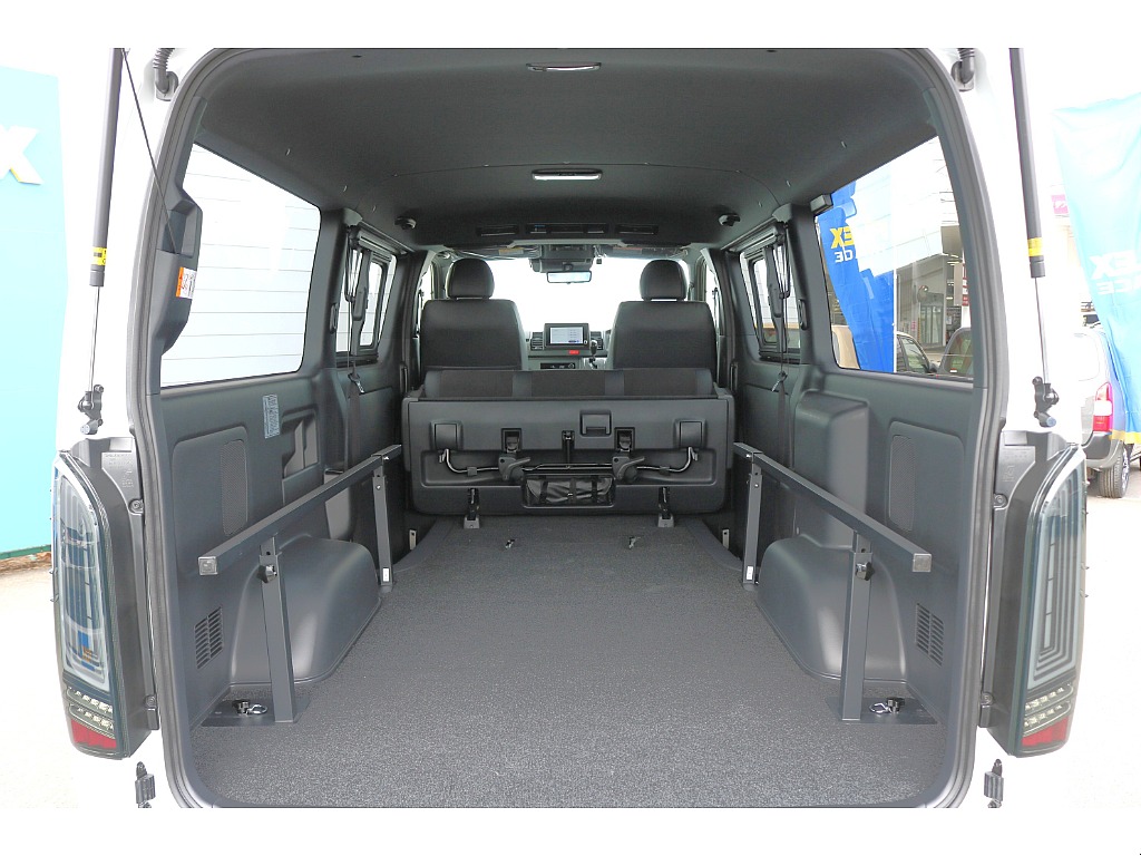 広々ラゲッジスペース♪アウトドアやお仕事にも◎