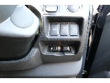【厳選仕入】H30年式ハイエース 2.7 GL ロング ミドルルーフ 4WD 希少内装架装　アレンジST