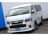 Bi-beam LEDヘッドランプの採用とガッツミラー廃止で フロント周りのデザインがかっこよくスタイリッシュな新型ハイエースです♪