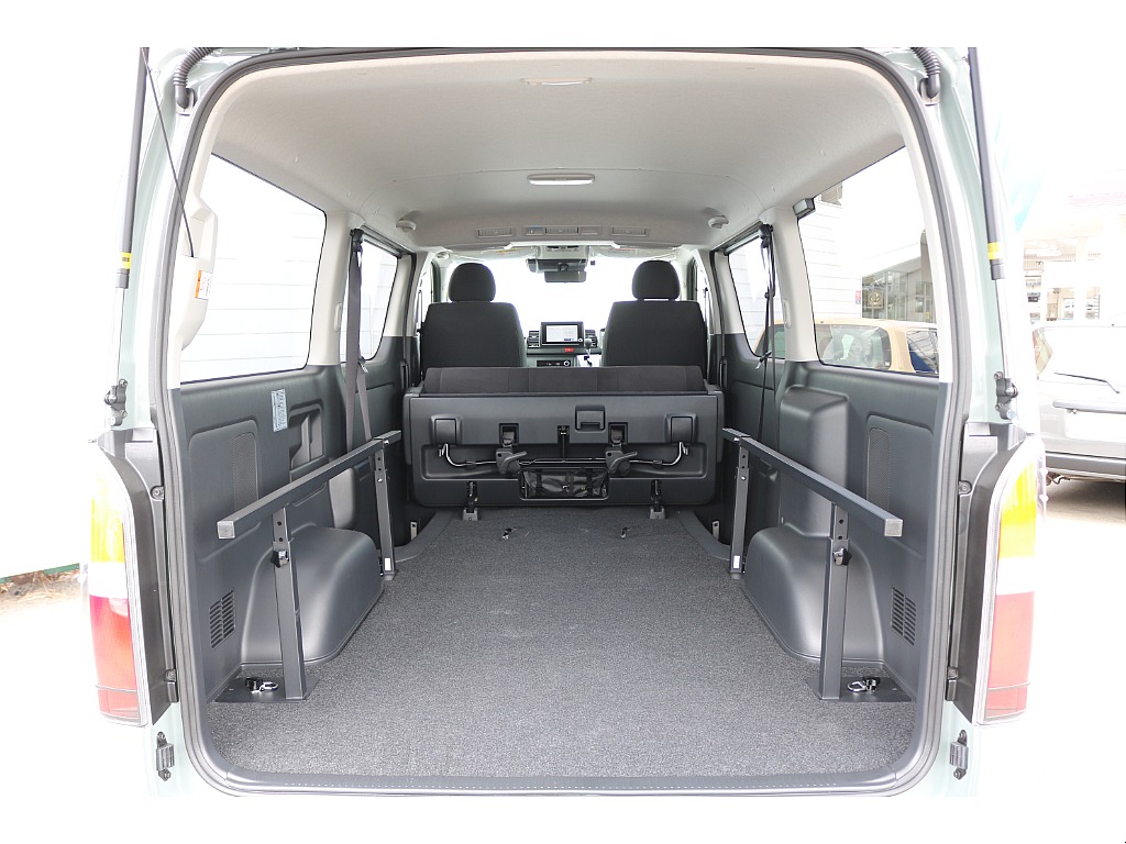 広々ラゲッジスペース♪アウトドアやお仕事にも◎