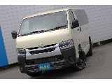 車内天井は無垢のヒノキ材を使用しており、天然木ならではの質感や香りを楽しみなか?らお過ごしいただけます○