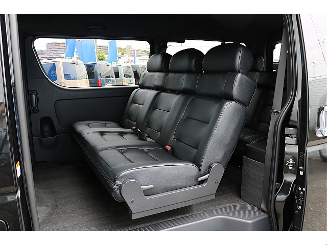 【新型ハイエースワイドバン内装架装VALDOOR】新作シートアレンジ！ハイエースワイドバンスーパーGLダークプライムⅡ７人乗車８ナンバー