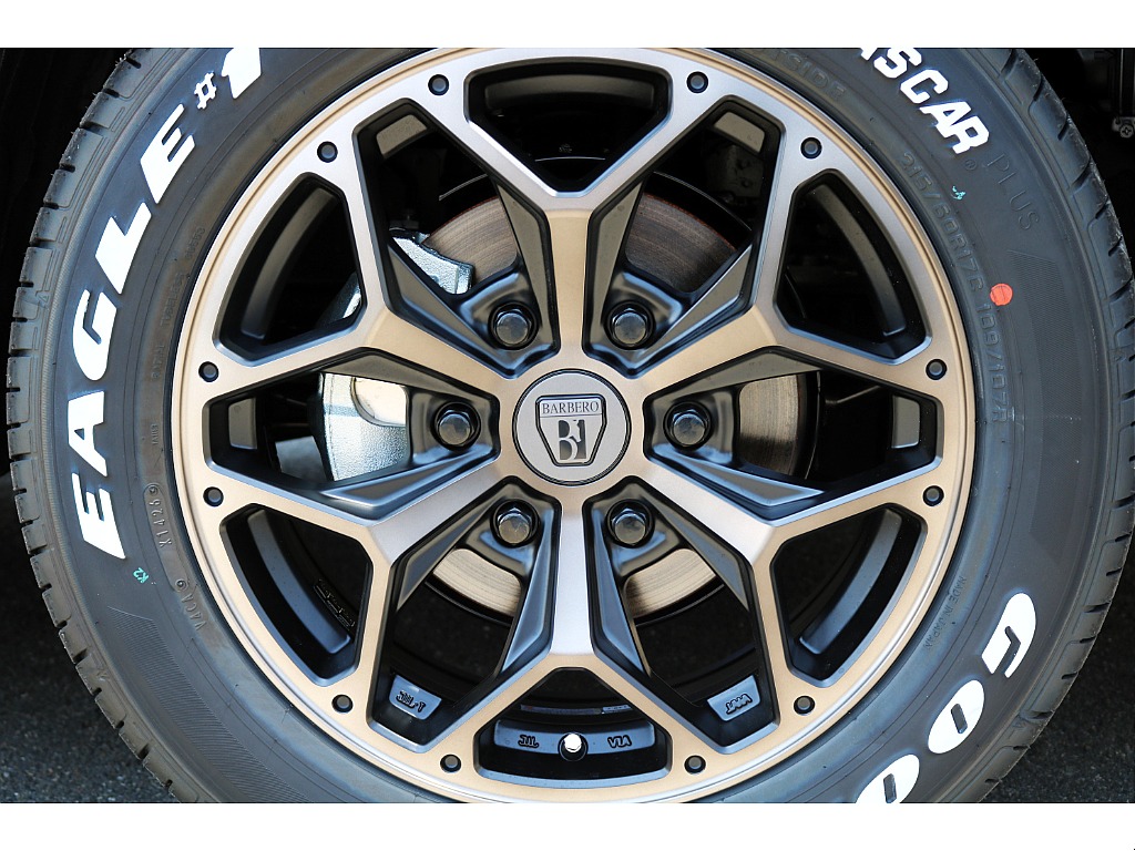 足元にはSTYLING　HEX　17インチタイヤをチョイス♪