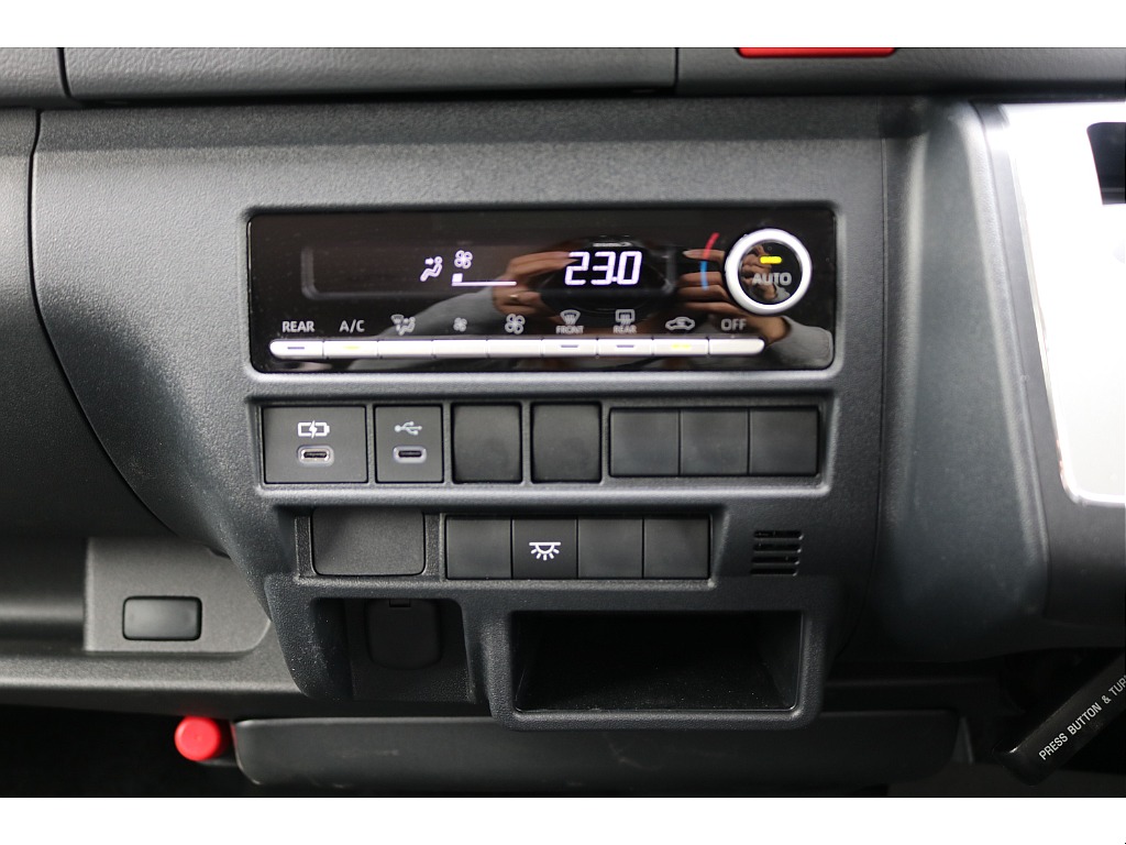 【新車/新型】ハイエースワゴンGLガソリン４WD内装架装familiar