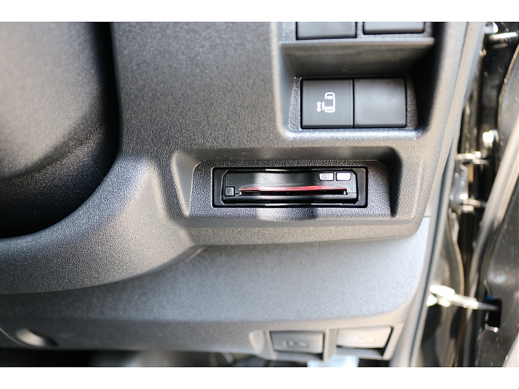 【新車/新型】ハイエースワゴンGL４WD内装架装Various！8ナンバー登録！