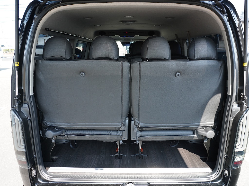 内外装、足回り、ナビと欲しい装備をパッケージングでコンプリートカスタム★もちろん追加カスタムもお任せください！どんなカスタムもお任せください！お客様のニーズに合わせたご提案をさせていただきます！