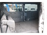 前方に折りたためるベンチシート♪