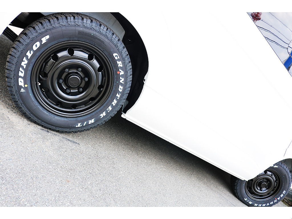 【新車/新型】9型ハイエースワゴンGLガソリン４WD　フローリング施工＆スマートベッドキット装備！オフロード仕様外装！