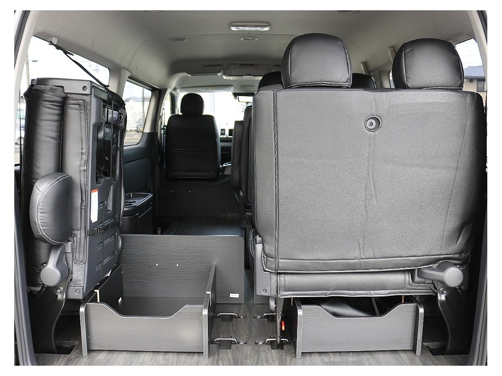 【新車/新型】9型ハイエースワゴンGLガソリン４WD　フローリング施工＆スマートベッドキット装備！オフロード仕様外装！