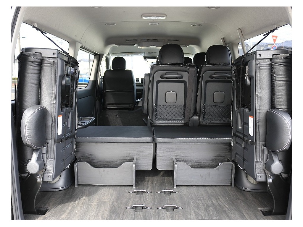 【新車/新型】9型ハイエースワゴンGLガソリン４WD　フローリング施工＆スマートベッドキット装備！オフロード仕様外装！