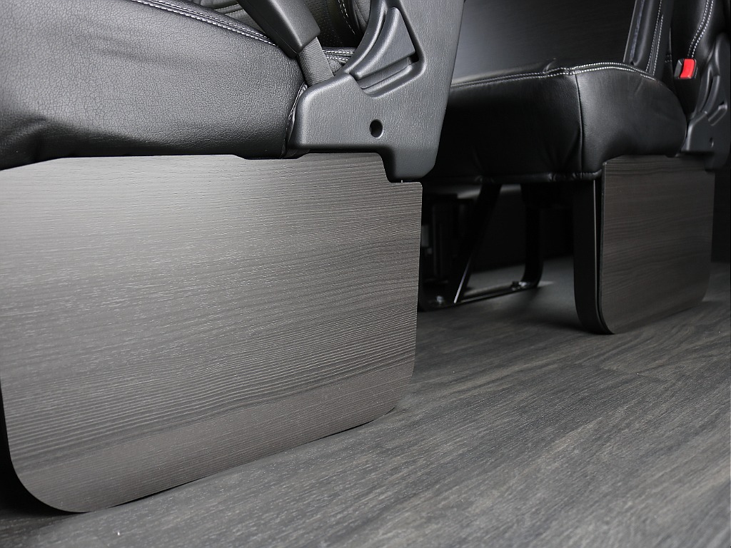 【新車/新型】9型ハイエースワゴンGLガソリン４WD　フローリング施工＆スマートベッドキット装備！オフロード仕様外装！