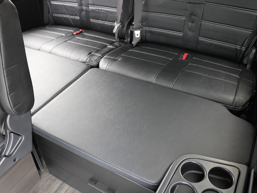 【新車/新型】9型ハイエースワゴンGLガソリン４WD　フローリング施工＆スマートベッドキット装備！オフロード仕様外装！