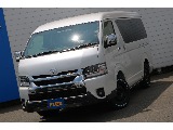 【新車/新型】9型ハイエースワゴンGLガソリン４WD　フローリング施工＆スマートベッドキット装備！オフロード仕様外装！