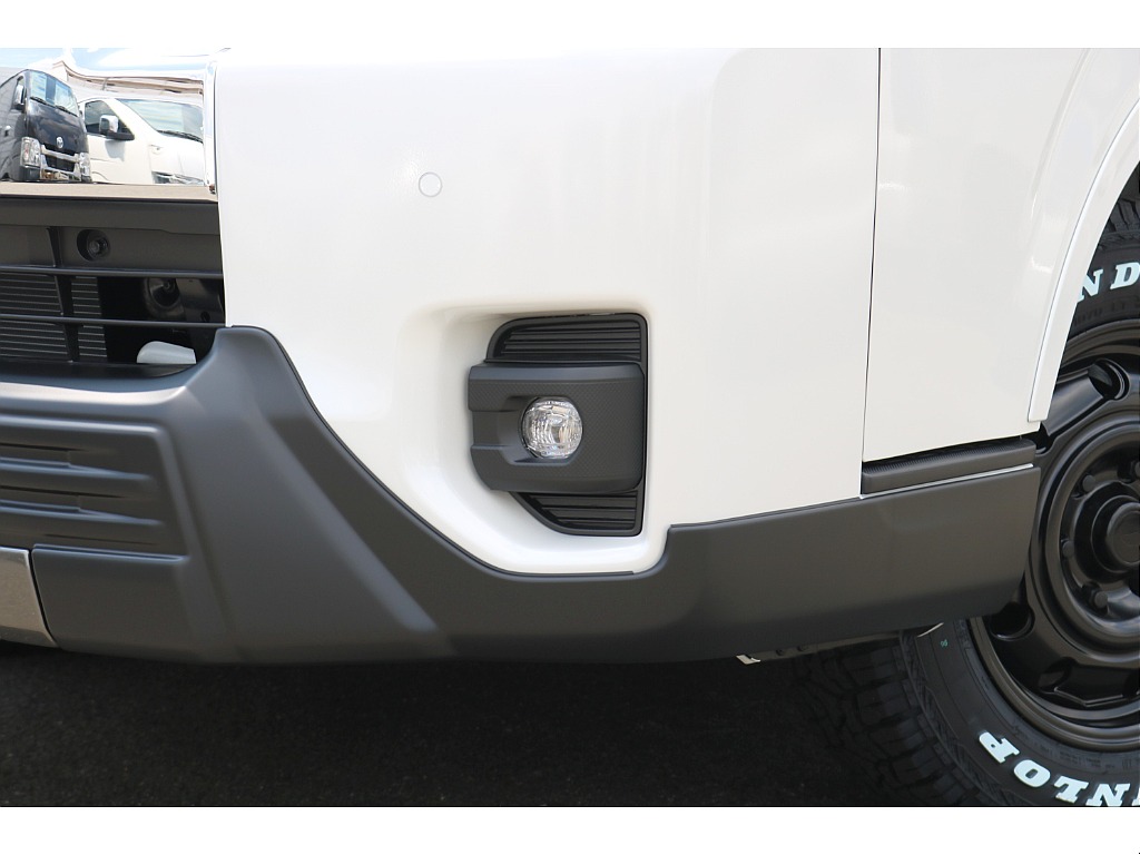 【新車/新型】9型ハイエースワゴンGLガソリン４WD　フローリング施工＆スマートベッドキット装備！オフロード仕様外装！