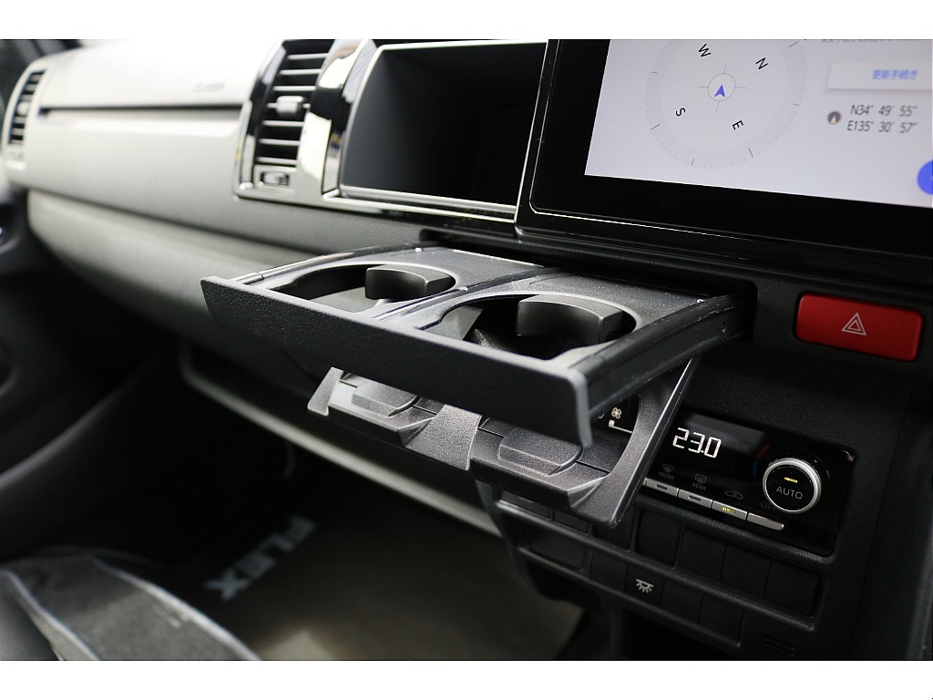 【新車/新型】9型ハイエースワゴンGLガソリン２WD内装架装ファミリア