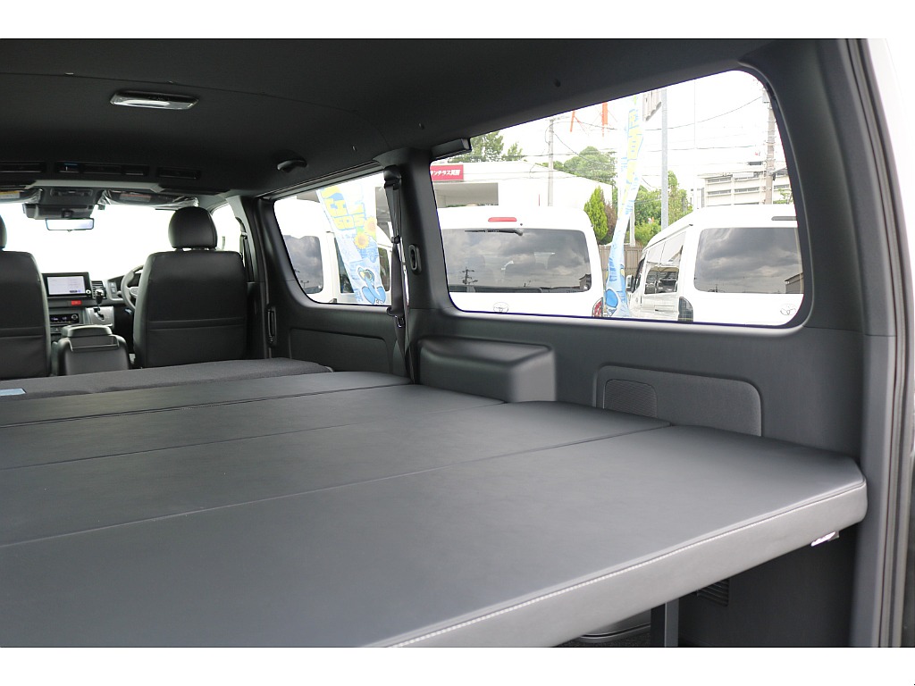 普段使いが非常にしやすいオフロードスタイルでベットキットも装備されているので車中泊にもピッタリな一台です♪