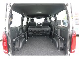 ベットは取り外しもできるので大きい荷物でも楽々載せられるラゲッチスペースも作り出せちゃいます♪