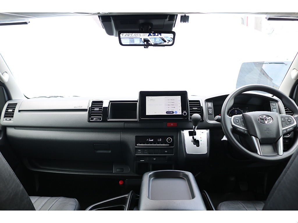 【新車/新型】9型ハイエースワゴンGLガソリン４WD　フローリング施工＆ゼロワゴンベッドキット装備！オフロード仕様外装！