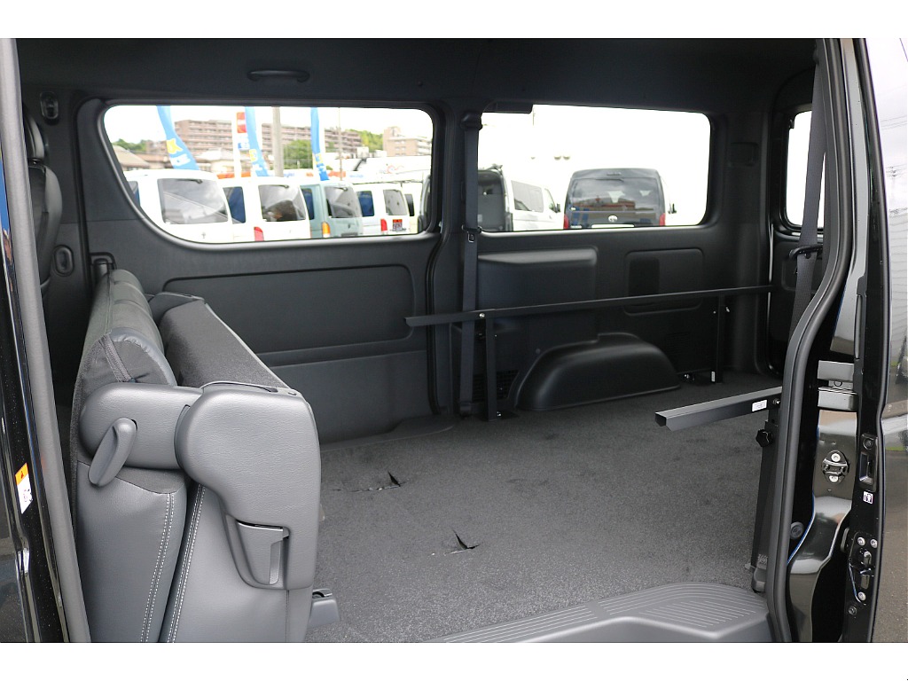 トヨタ&nbsp;ハイエースバン&nbsp;5D2.7スーパーGL DプライムⅡワイドL 4WD&nbsp;パーキングサポート&nbsp;大阪府の詳細画像&nbsp;その17
