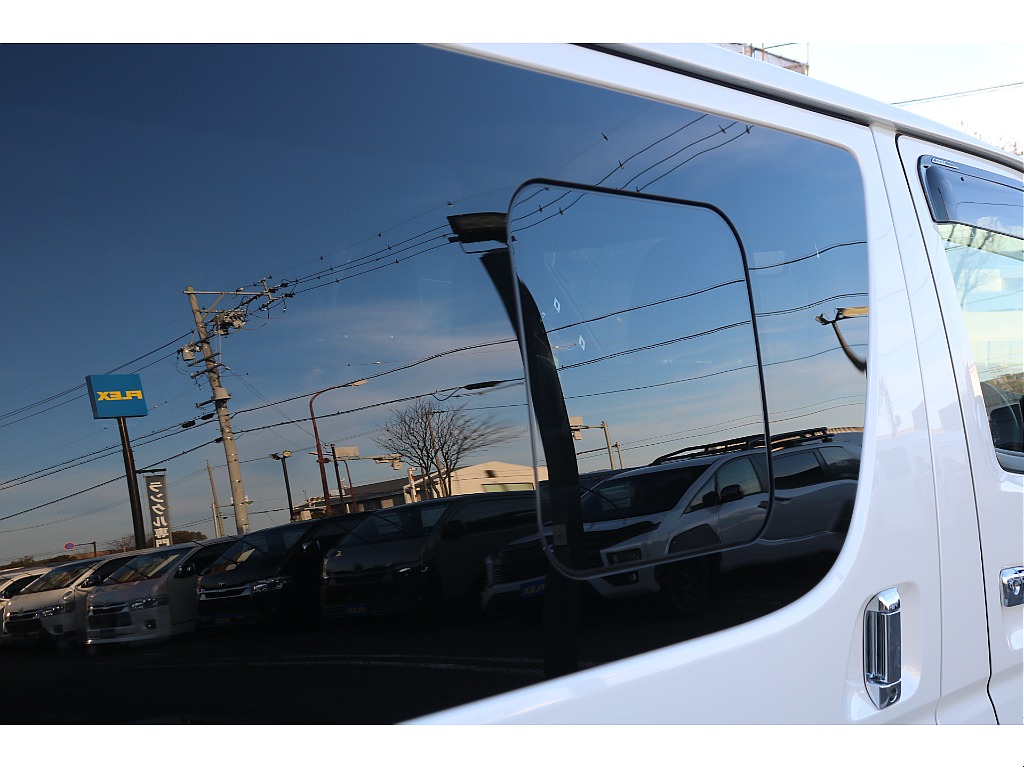 小窓付き窓ガラス！