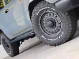 ムーンウォークグレーとマット系ブラックの塗装が織りなすコントラスト。トータルバランスも優れており、最高にクールです！