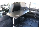 テーブルございますので車内で食事も可能♪