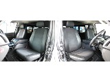 ダークプライム特別仕様車限定ハーフレザーシート