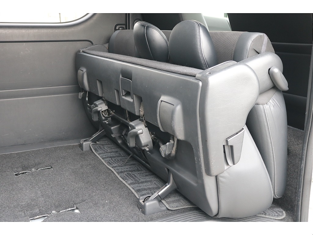 2列目シートは折り畳みも可能！