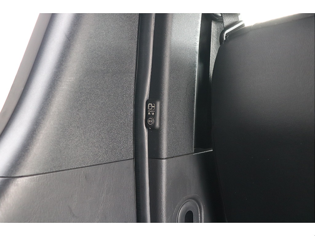 パワースライドドアスイッチ付き！