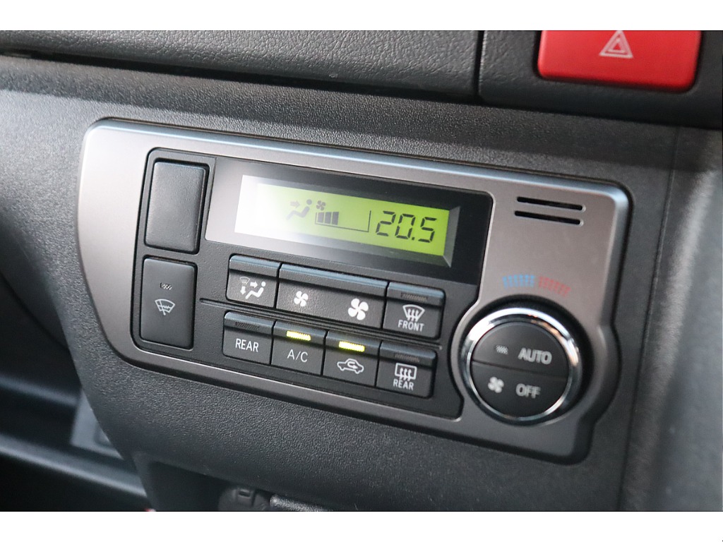 トヨタ ハイエースバン(28枚目)