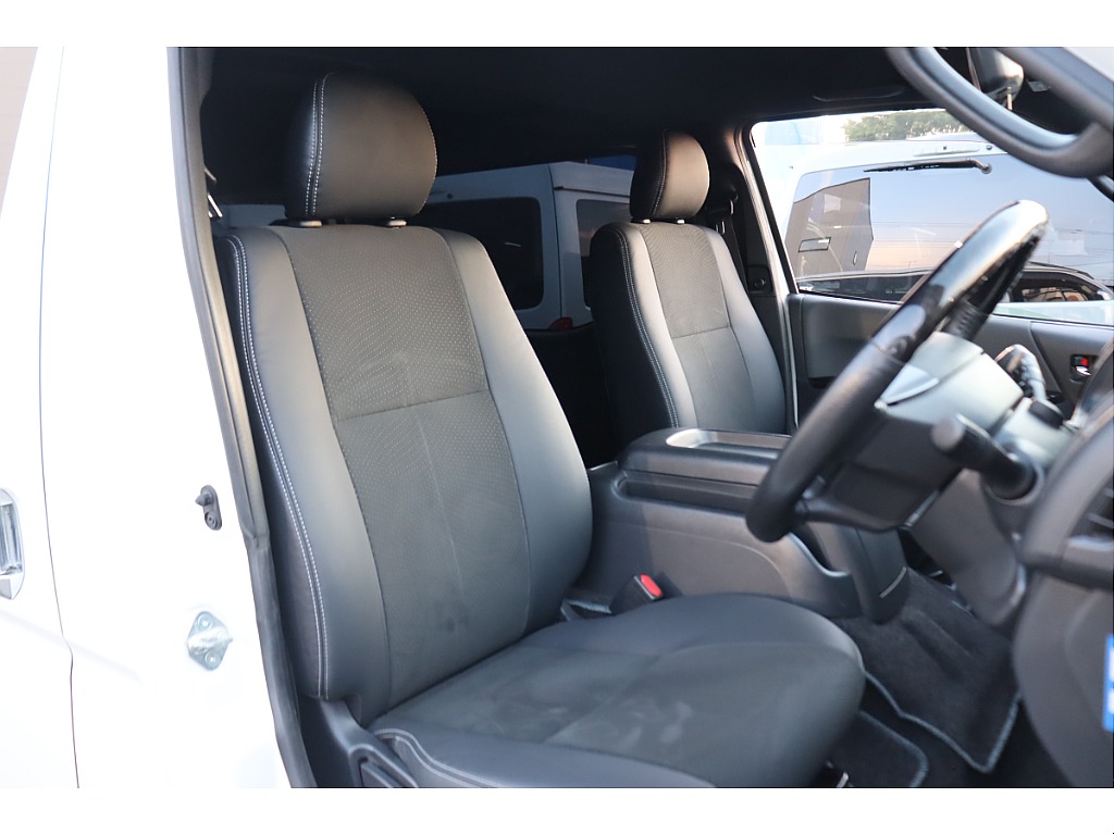 トヨタ ハイエースバン(33枚目)