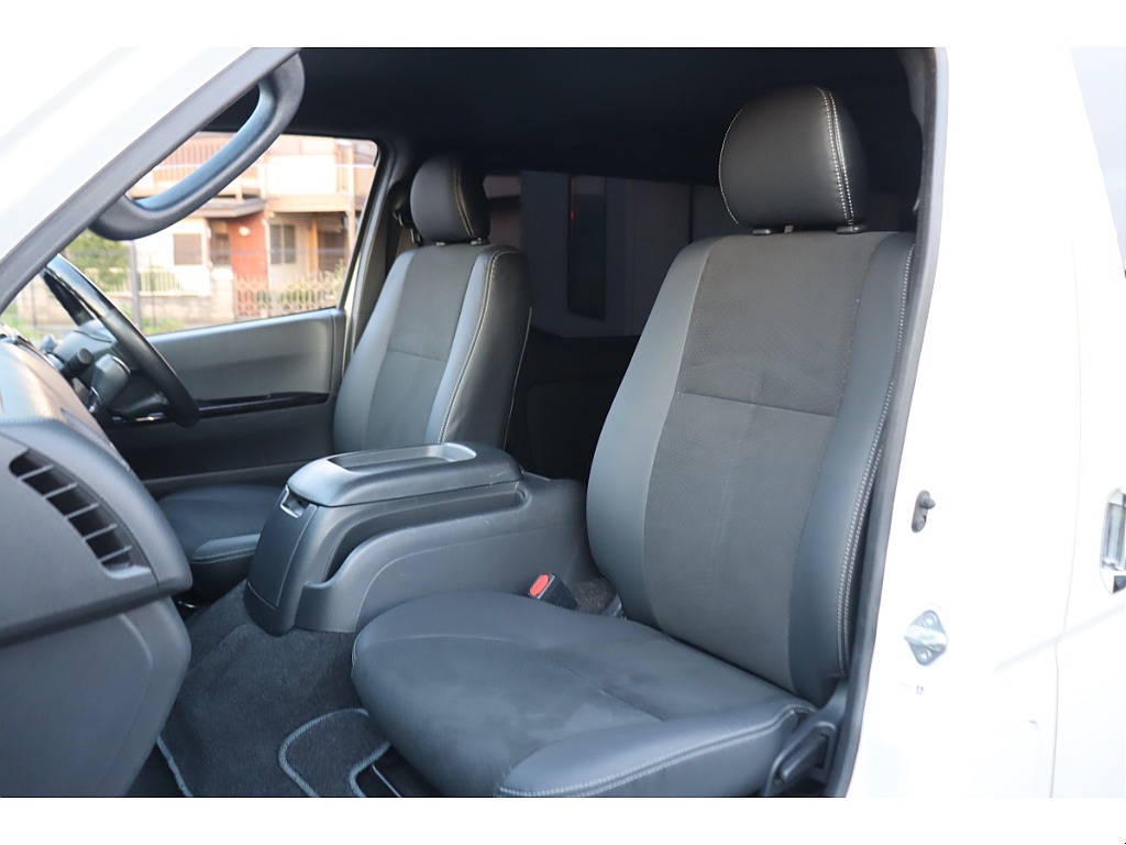 トヨタ ハイエースバン(36枚目)