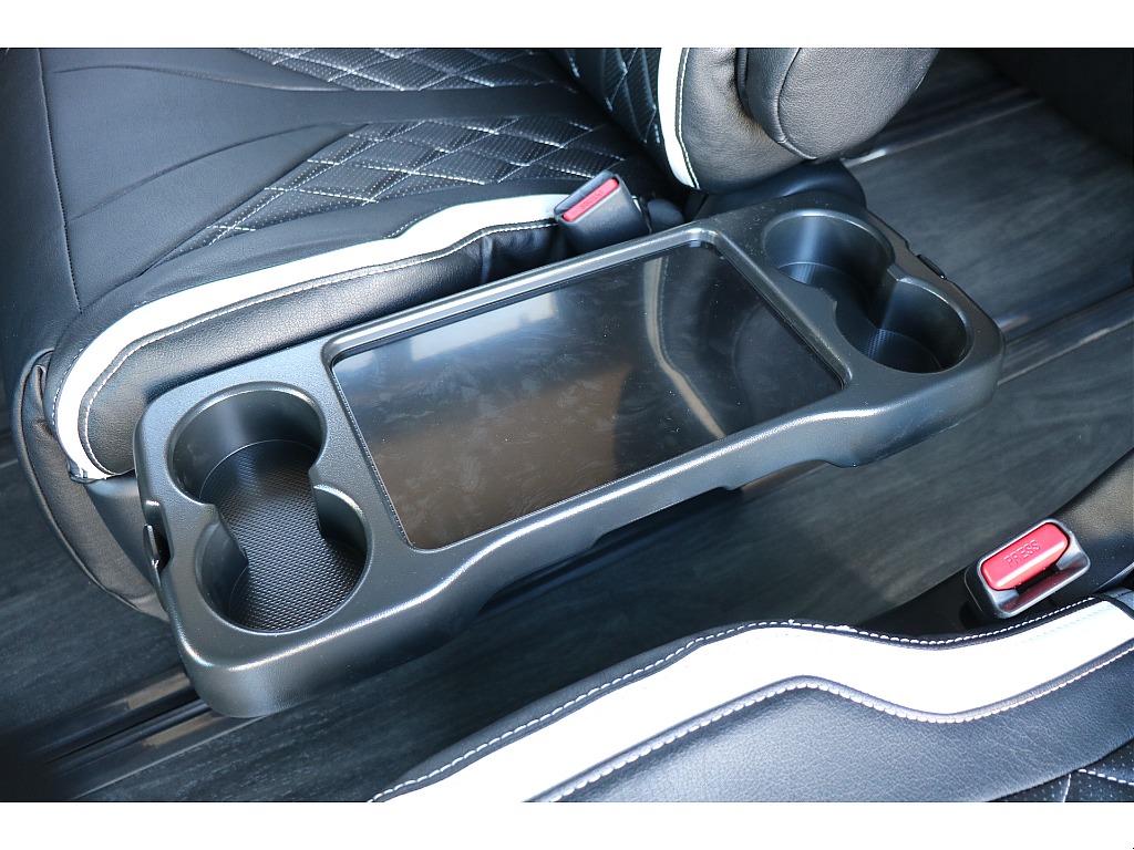 ドリンクホルダー付き！