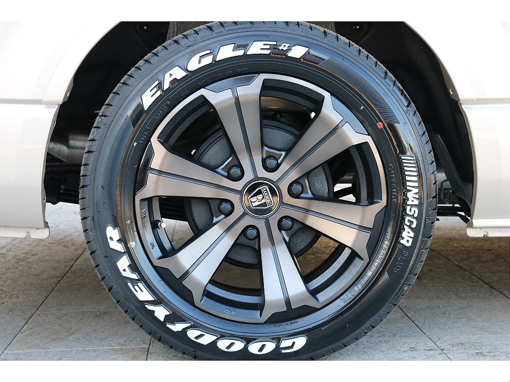 FLEX アーバングランデ17インチアルミ、グッドイヤーナスカータイヤ！