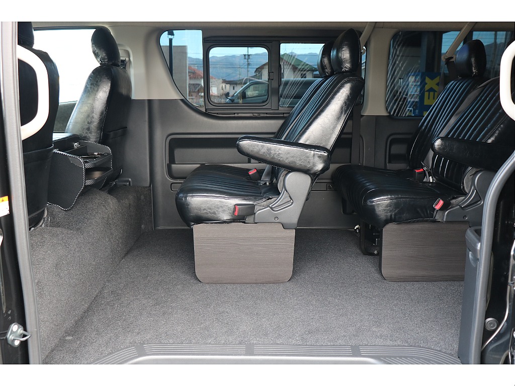 後部座席はゆったり空間！