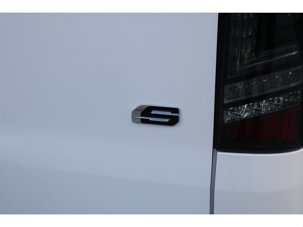 トヨタ ハイエースバン(13枚目)