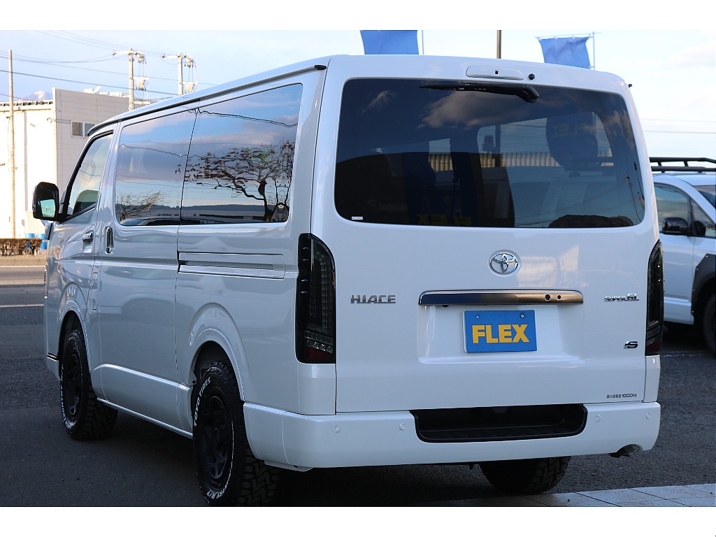 トヨタ ハイエースバン(17枚目)