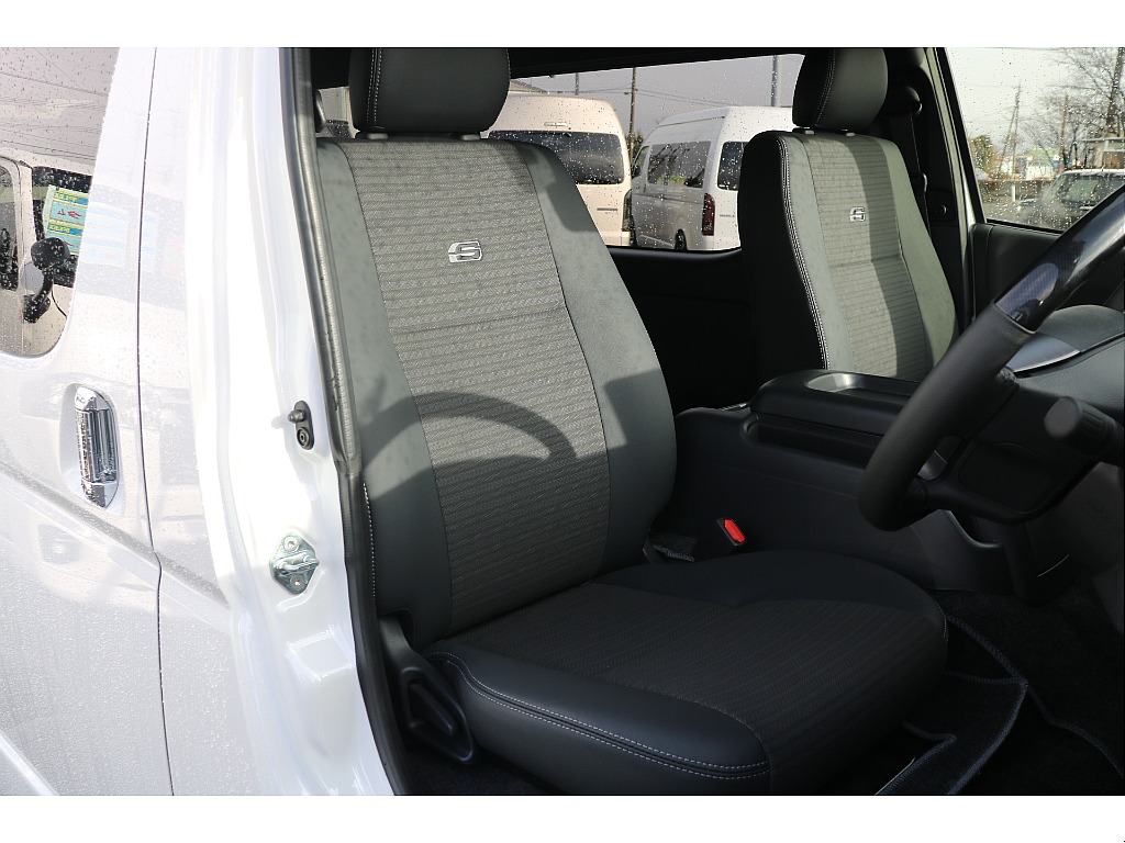 ダークプライムS専用ハーフレザーシート！