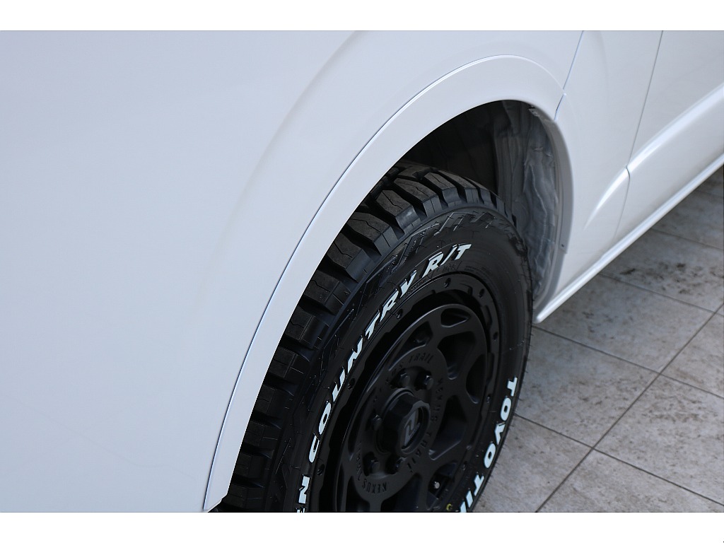 トヨタ ハイエースバン(7枚目)